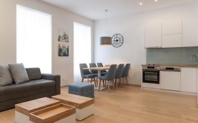 Modern 3 room apartment in a prime location